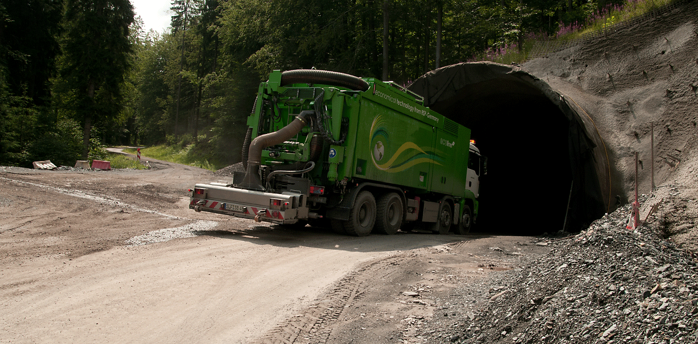 Tunnelreinigung mit Saugbagger